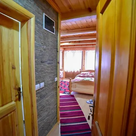 Izvor Bazeni Vrela Gæstehus